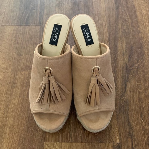 Jones New York Wedge heels. - Picture 1 of 5